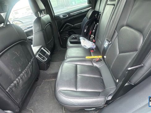 Used 2014 Porsche Cayenne image 6