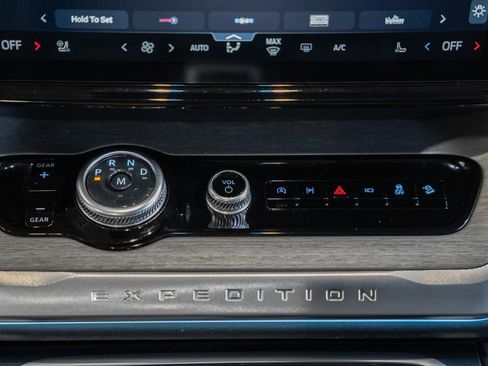 Used 2025 Ford Expedition Max Platinum image 34