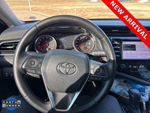 Used 2018 Toyota Camry XSE image 16