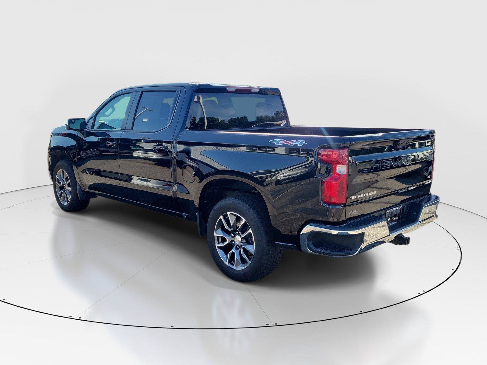 Used 2023 Chevrolet Silverado 1500 LT AWD/4WD image 3