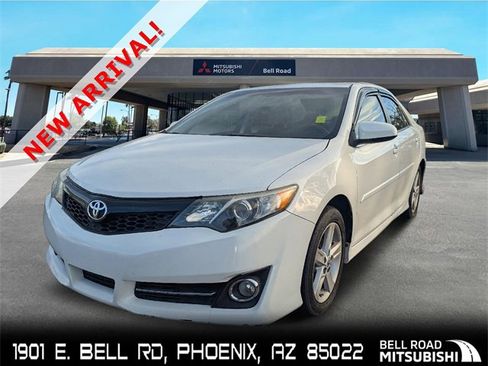 Used 2013 Toyota Camry SE image 1