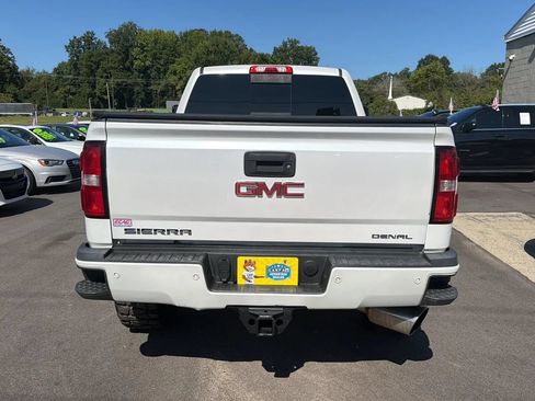 Used 2018 GMC Sierra 2500 Denali w/ Duramax Plus Package AWD/4WD image 4