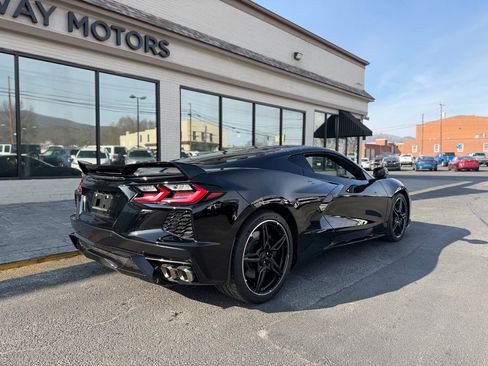 Used 2022 Chevrolet Corvette Stingray Coupe w/ Z51 Performance Package image 3