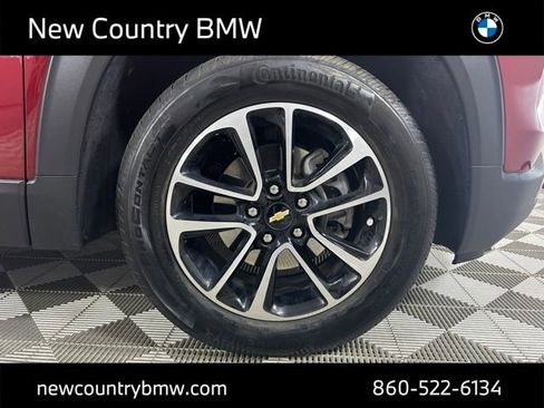 Used 2024 Chevrolet TrailBlazer LT w/ LT Cold Weather Package FWD image 9