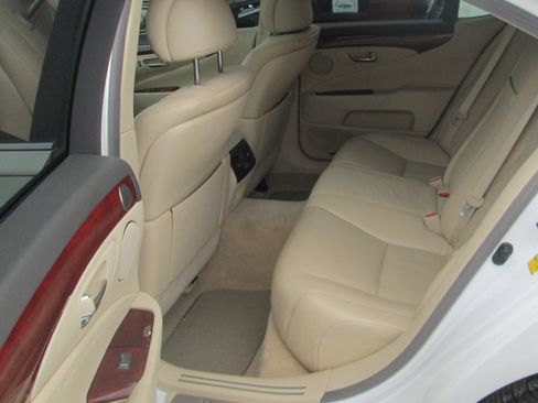 Used 2012 Lexus LS 460 AWD image 10