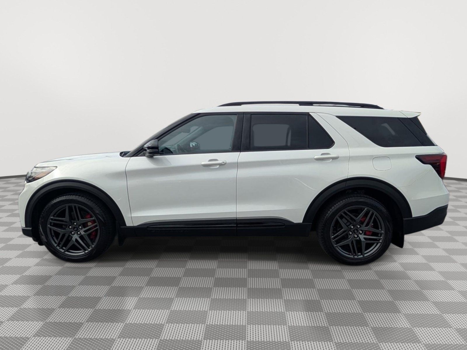 Used 2025 Ford Explorer ST w/ Sun And Sound Package AWD/4WD image 2