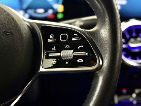 Used 2023 Mercedes-Benz EQB 300 4MATIC image 19