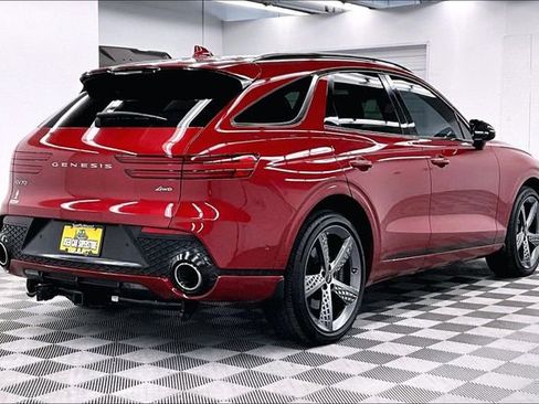 Used 2023 Genesis GV70 2.5T w/ Sport Prestige Package image 13