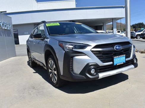 Used 2023 Subaru Outback Limited AWD/4WD image 9