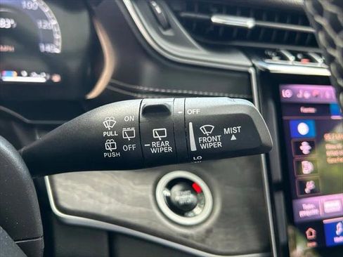 Certified 2025 Jeep Grand Cherokee Limited w/ MOPAR Finishing Package RWD image 51