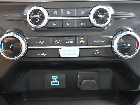 Used 2024 Ford F150 XLT AWD/4WD image 17