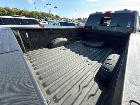 Used 2022 Ford F450 Platinum w/ FX4 Off-Road Package image 12