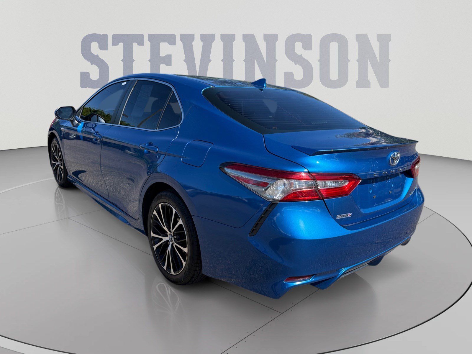 Used 2019 Toyota Camry SE FWD image 3