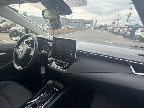 Used 2020 Toyota Corolla LE image 14