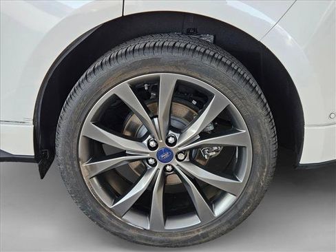 Used 2018 Ford Edge Sport w/ Equipment Group 401A AWD/4WD image 18