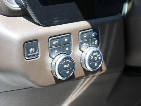 Used 2025 GMC Sierra 1500 SLT w/ SLT Premium Plus Package AWD/4WD image 6