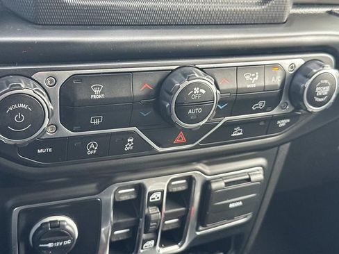 Used 2022 Jeep Wrangler Unlimited Sport S image 29