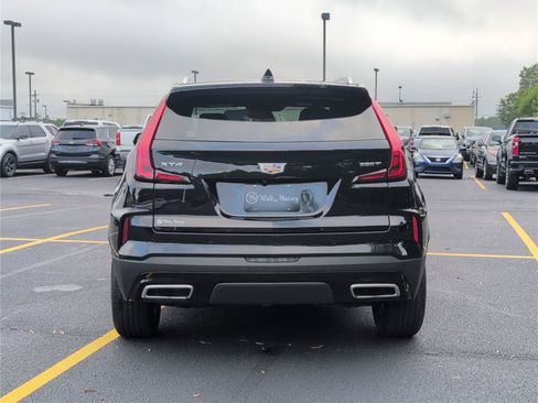 Used 2025 Cadillac XT4 Premium Luxury FWD image 4