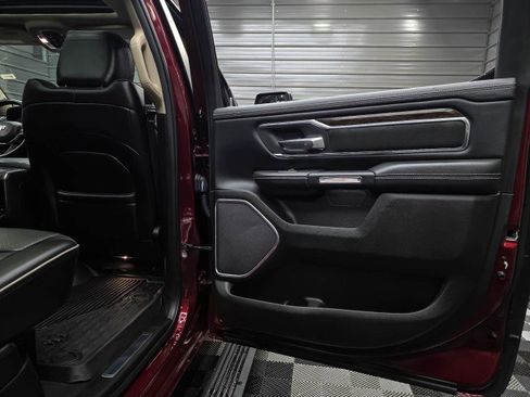 Used 2019 RAM 1500 Laramie AWD/4WD image 40