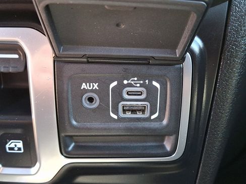 Used 2025 Jeep Wrangler Sport AWD/4WD image 23