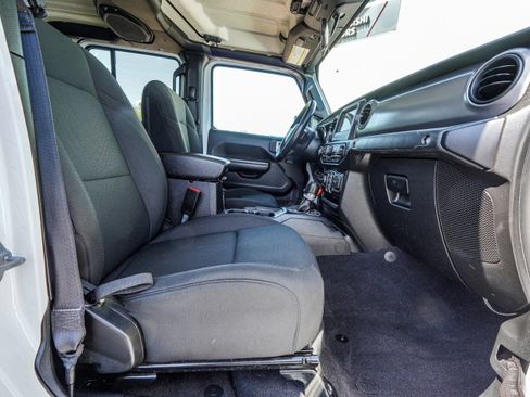 Used 2021 Jeep Gladiator Willys image 29