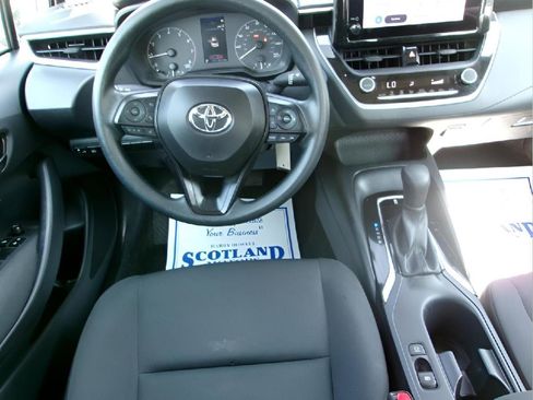 Used 2024 Toyota Corolla LE image 11
