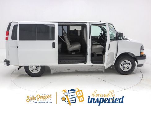 Used 2020 Chevrolet Express 3500 LT w/ LT Preferred Equipment Group image 3