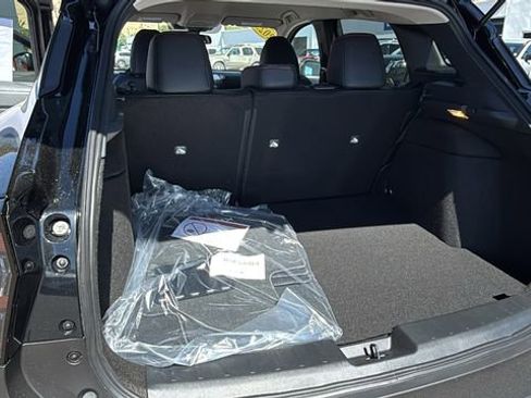 New 2025 Nissan Kicks SR image 27