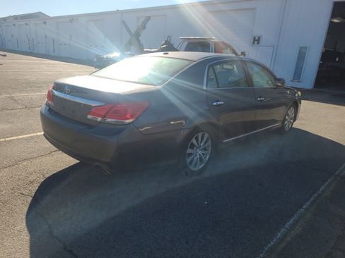 Used 2012 Toyota Avalon image 4