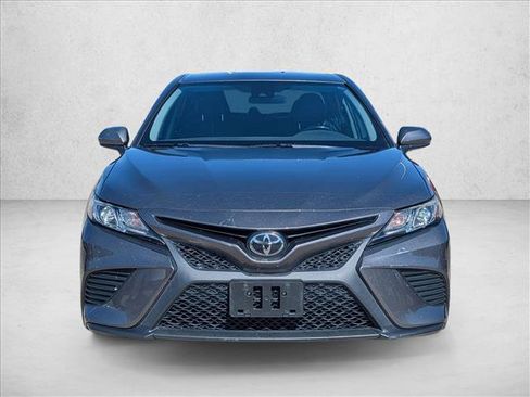 Used 2019 Toyota Camry SE FWD image 2