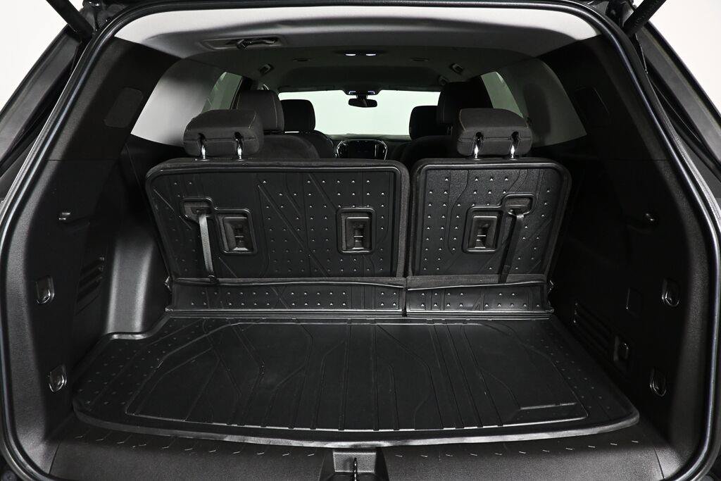 Used 2021 Chevrolet Traverse LT FWD image 27