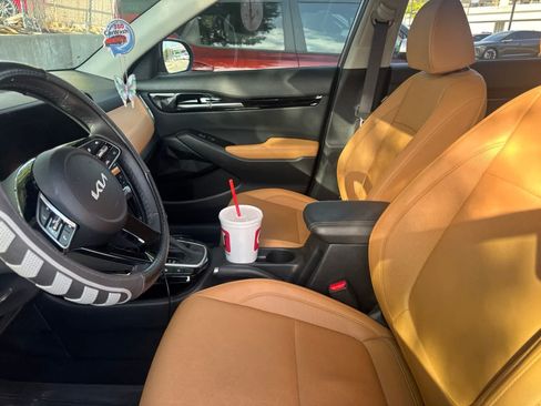 Certified 2024 Kia Seltos EX FWD image 10