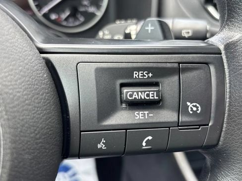 Used 2024 Nissan Rogue S FWD image 17