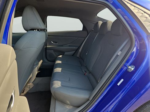 Certified 2024 Hyundai Elantra SE FWD image 21