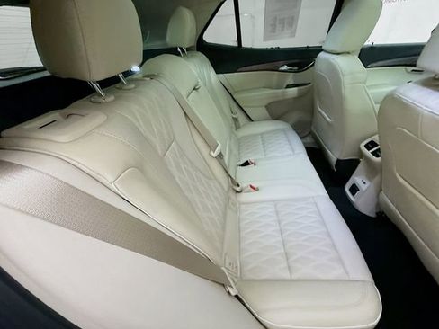 Used 2022 Buick Envision Avenir w/ Technology Package II image 29