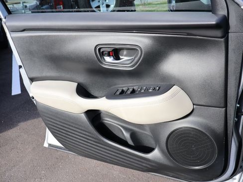 Certified 2026 Honda HR-V LX image 29