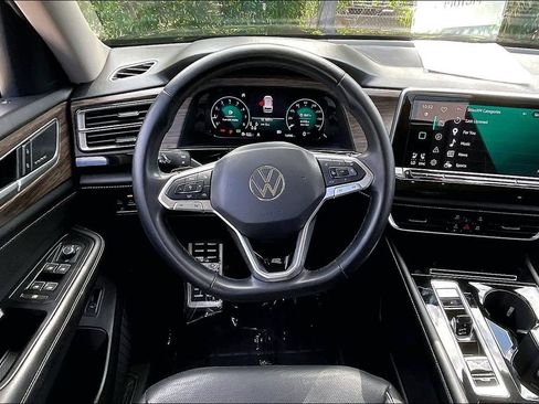 Certified 2024 Volkswagen Atlas SEL Premium R-Line AWD/4WD image 19