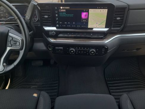 Used 2025 Chevrolet Silverado 1500 LT AWD/4WD image 11