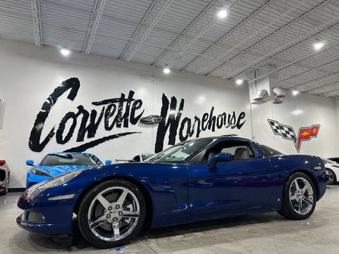 Used 2007 Chevrolet Corvette Coupe w/ Preferred Equipment Group RWD image 3