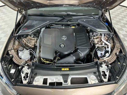 Certified 2025 Mercedes-Benz E 350 Sedan w/ MBUS Superscreen Package image 31