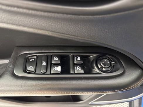 Used 2018 Jeep Compass Limited AWD/4WD image 4