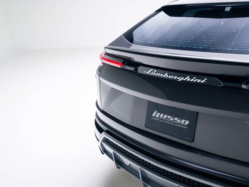 Used 2021 Lamborghini Urus image 25