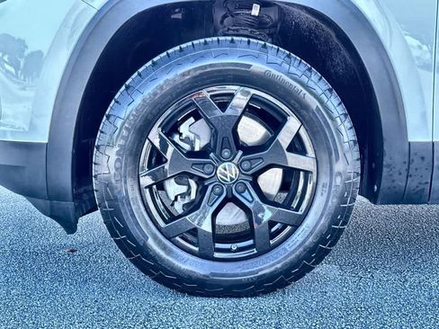 Used 2024 Volkswagen Atlas Peak Edition SE AWD/4WD image 11