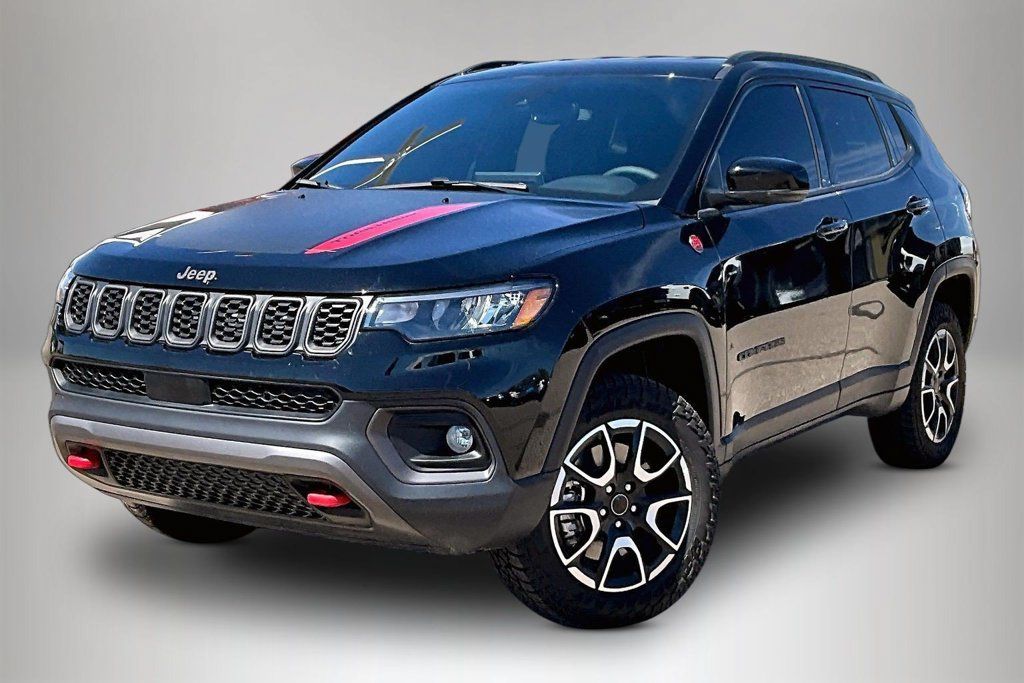 Used 2026 Jeep Compass Trailhawk AWD/4WD image 3