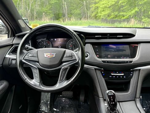 Used 2022 Cadillac XT5 Premium Luxury w/ LPO, ONYX Package AWD/4WD image 24