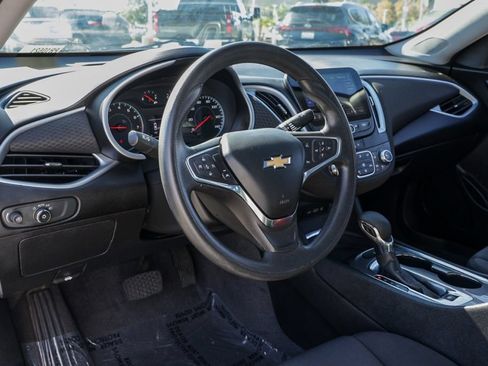 Used 2023 Chevrolet Malibu LT FWD image 15