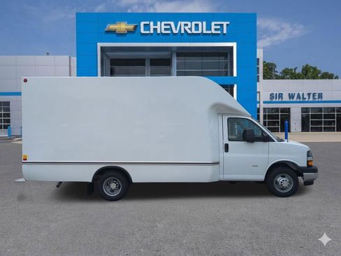 New 2025 Chevrolet Express 3500 w/ Power Convenience Package RWD image 7