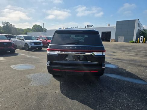 Used 2022 Lincoln Navigator Reserve AWD/4WD image 4