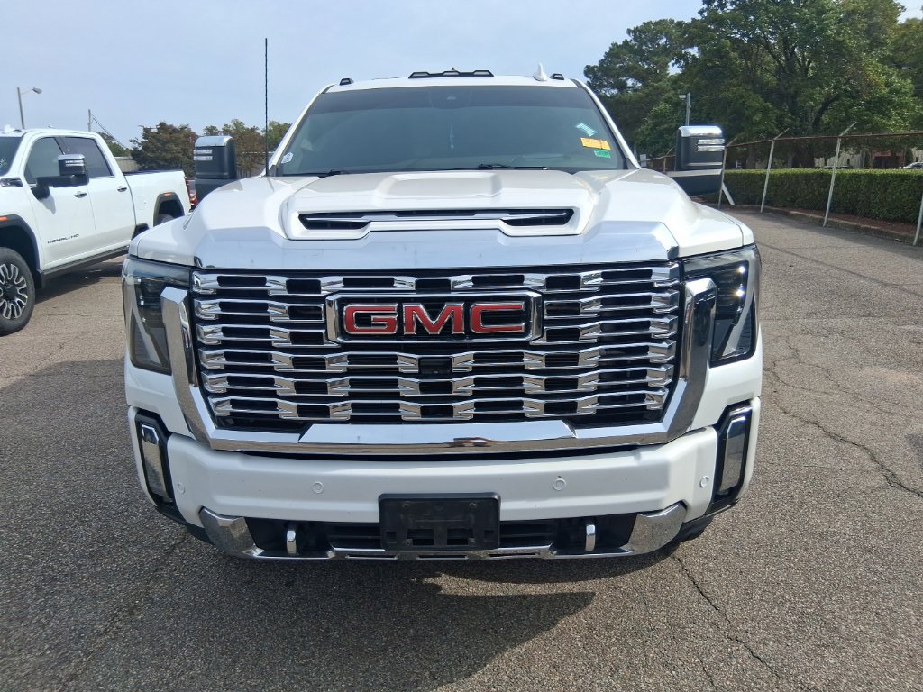Used 2024 GMC Sierra 3500 Denali w/ Denali Reserve Package AWD/4WD image 2