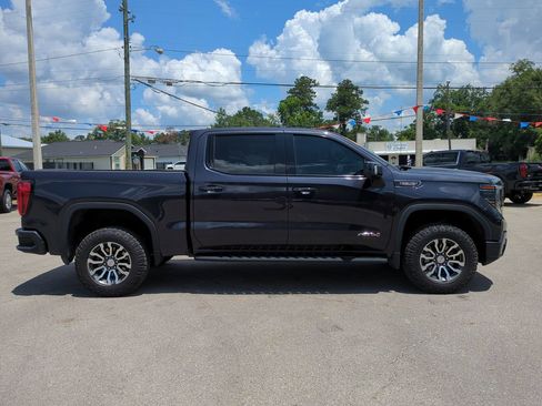 Used 2023 GMC Sierra 1500 AT4 w/ AT4 Premium Package AWD/4WD image 3